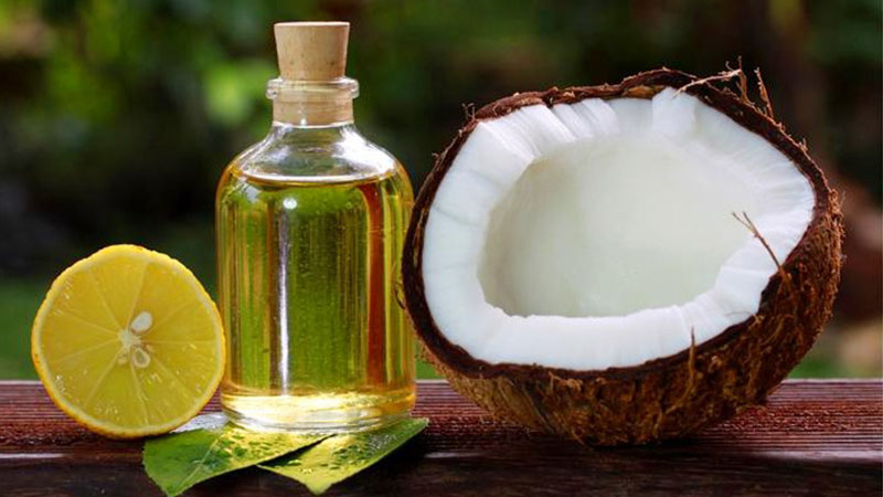 Top 20+ Mặt Bị Rỗ Có Chữa Được Không “Tuyệt chiêu” giúp phục hồi da mặt bị rỗ hiệu quả | SeoulSpa.Vn 58 Sử dụng dầu dừa để kích thích da sản sinh collagen, làm đầy sẹo rỗ và trẻ hóa làn da
