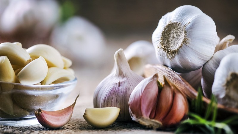 Trị nám da an toàn, hiệu quả bằng nước cốt tỏi