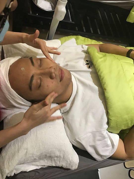 gino-dang-duoc-cham-soc-da-tai-seoul-spa