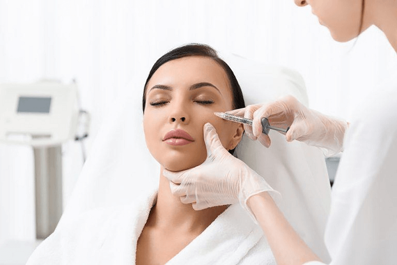 Tiêm Botox hạ gò má giúp gương mặt hài hoà, thanh thoát và loại bỏ tướng mặt sát phu