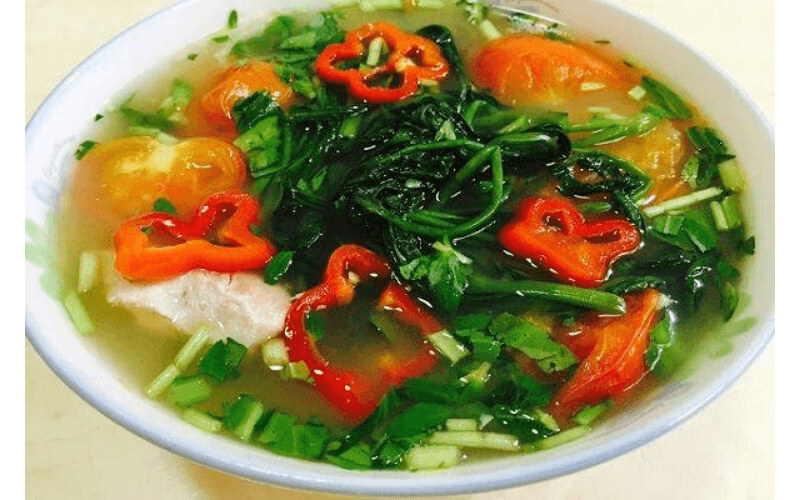 Canh rau muống với cà chua là món canh giảm cân hiệu quả