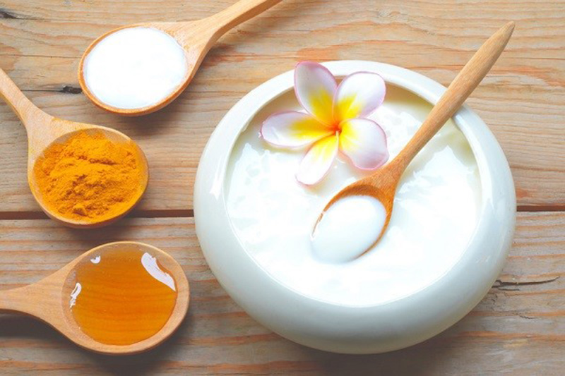 Hỗn hợp trị mụn cho mẹ sau sinh