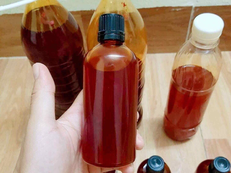 Top 20+ Công Dụng Của Hạt Gấc Trong Làm Đẹp Tổng hợp cách dùng hạt gấc ngâm trị nám hiệu quả 34 Dầu gấc sau khi thu được thì bảo quản trong chai thủy tinh và đặt nơi thoáng mát