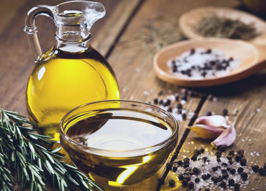 Tổng hợp những cách tháo mi nối tại nhà đơn giản và không đau ANA Beauty Academy 5 Dầu oliu còn mang lại khả năng dưỡng mi cực đỉnh