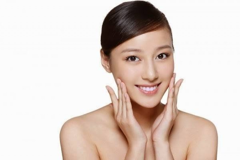 Massage vùng mắt giúp ngăn ngừa các nếp nhăn ở vùng mắt