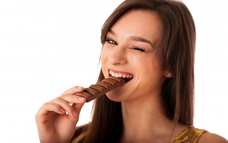 Chocolate sữa gây mụn trên da
