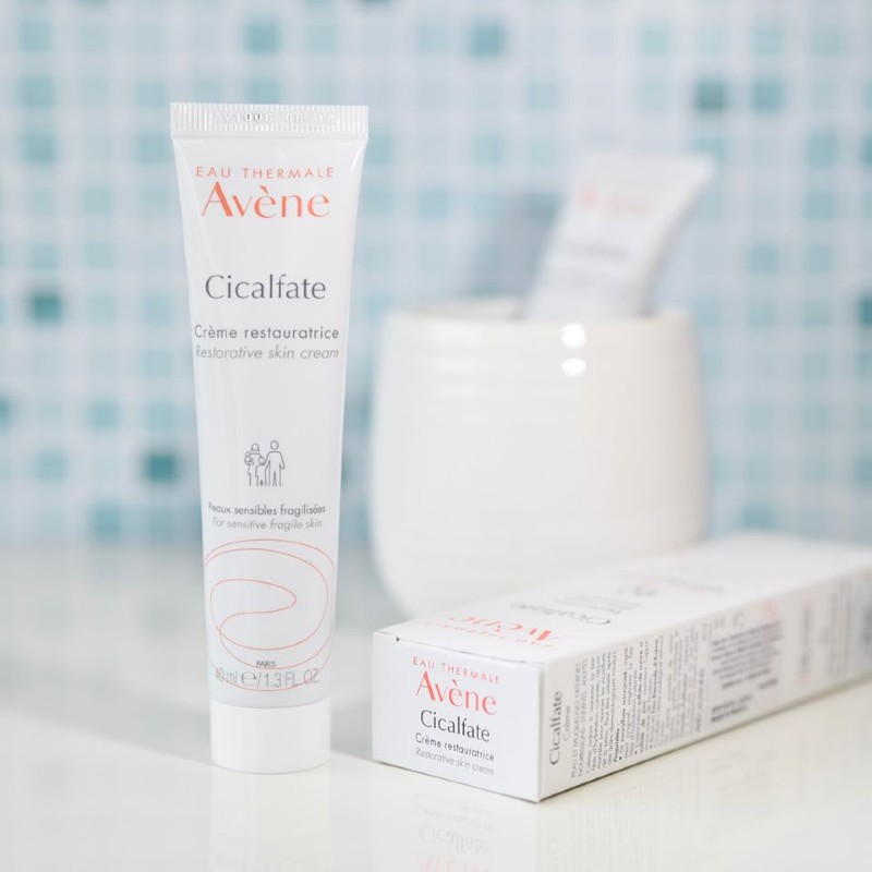 Trị mụn dứt điểm bằng kem Avene