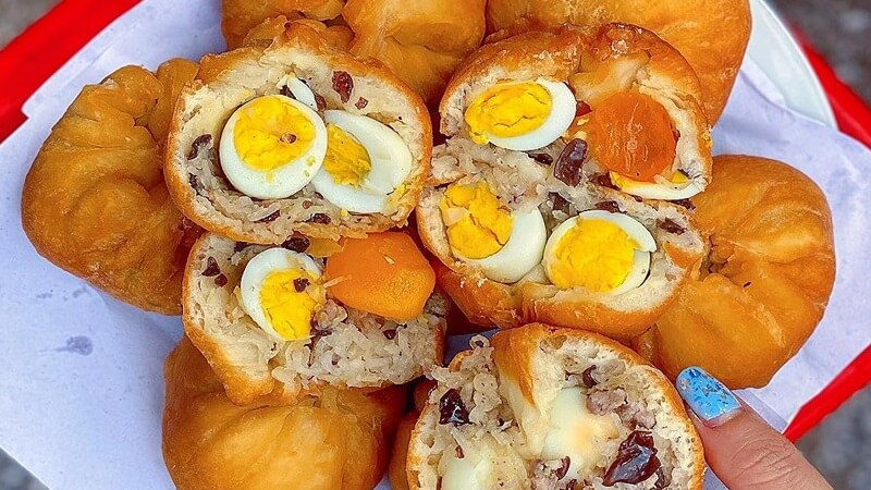 Bánh bao chiên có từ 180 cho đến 400 calo tùy loại nhân