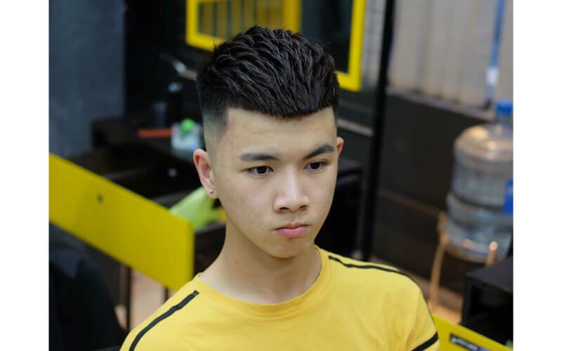 Kiểu tóc nam Mohican cho học sinh đầy thời thượng
