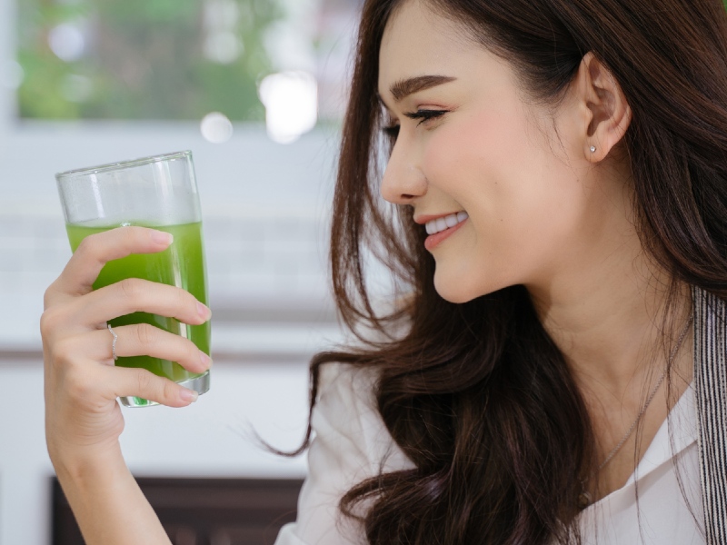 Cần có chế độ ăn kiêng phù hợp để kết hợp với các loại nước uống giảm cân, giúp cơ thể không bị thiếu hụt dưỡng chất