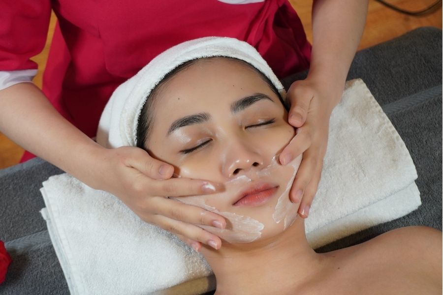 Sau khi lấy nhân mụn tại Seoul Spa, da mặt của bạn còn được bổ sung thêm nhiều dưỡng chất