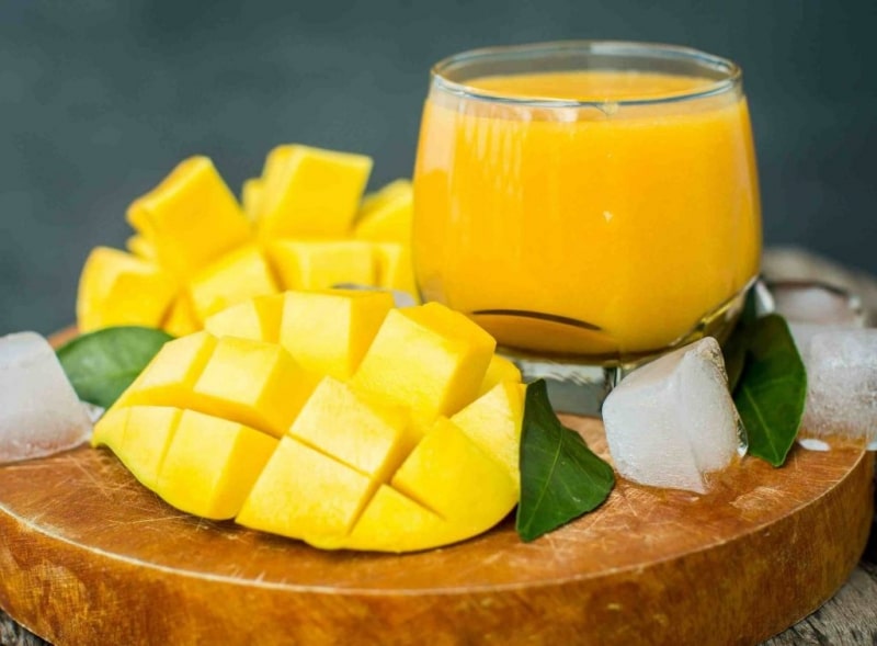 Nước ép xoài giúp da mịn màng, trắng sáng