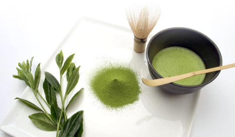 Bột trà xanh có công dụng làm sáng da, kháng viêm, kháng khuẩn