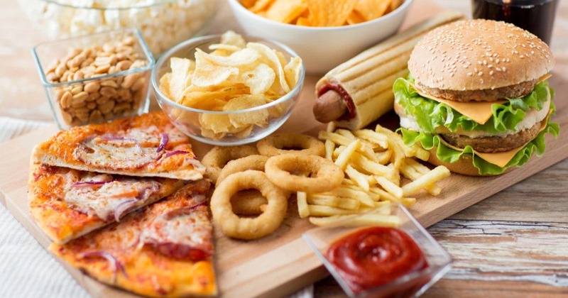 Những thực phẩm nhiều dầu mỡ có thể gây nên mụn mủ