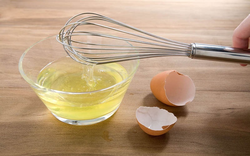 Sử dụng lòng trắng trứng trị rạn da đỏ khi tăng cân