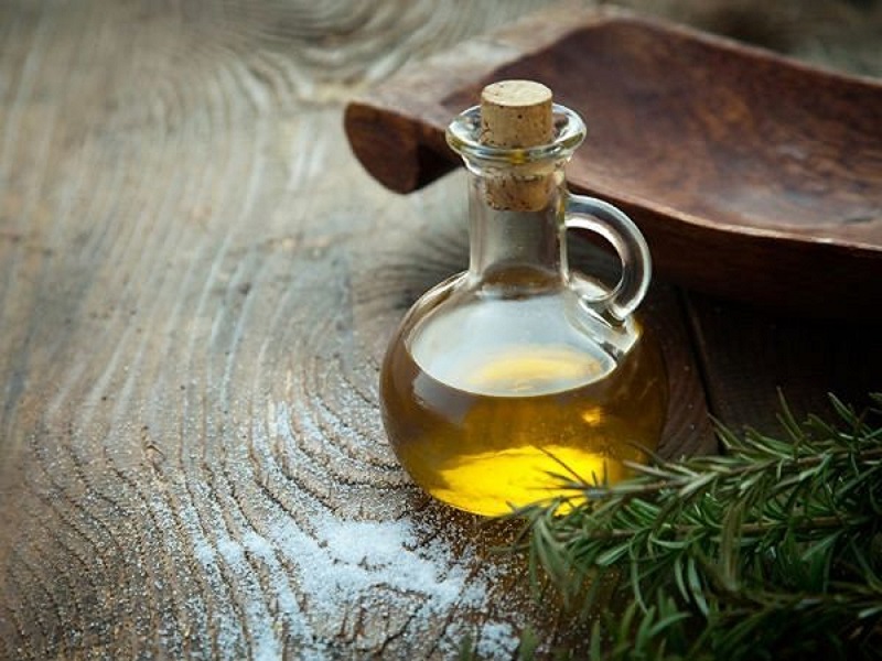 Dầu thầu dầu tăng độ ẩm cho da