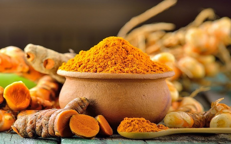 Bột nghệ có khả năng làm mờ vết rạn da