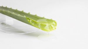 Cách trị thâm mụn tại nhà 13 Cách trị thâm mụn tại nhà Dưa leo có chứa Vitamin E có khả năng trị thâm tốt
