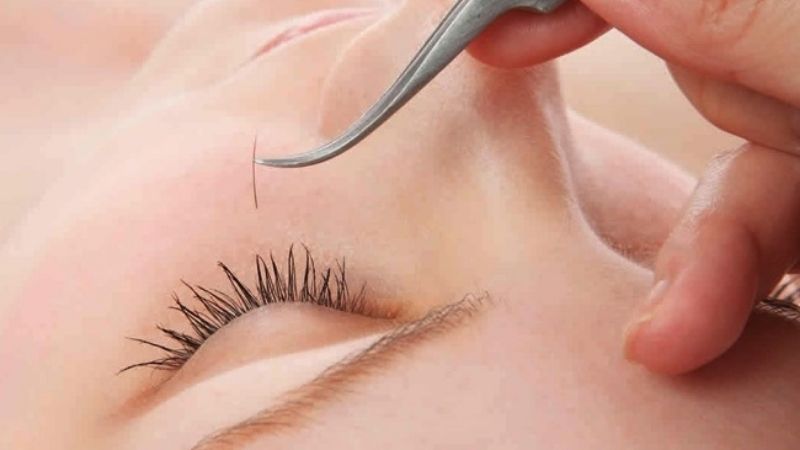 Ở chu kỳ thứ 2 thì lông mi của bạn rất yếu và dễ bị rụng đi theo thời gian