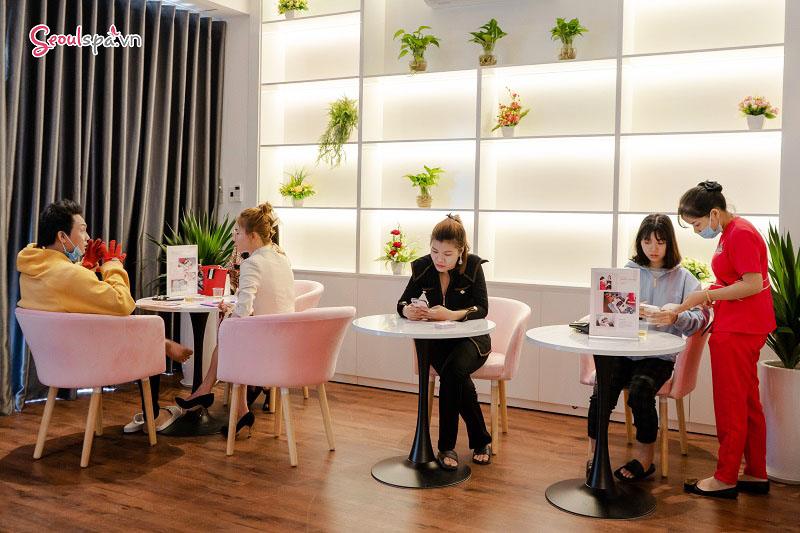 đi spa trị mụn có an toàn không
