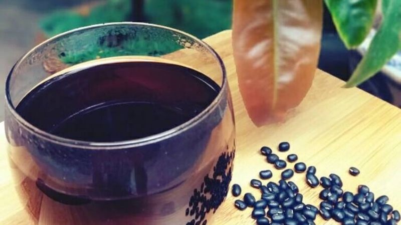 Nước rang đậu đen xanh lòng giảm cân mỗi ngày