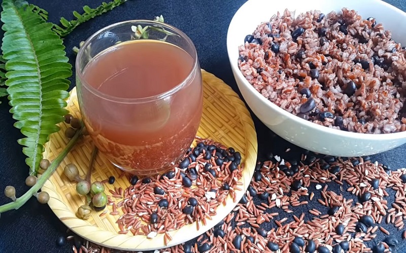 Đậu đen xanh lòng và gạo lứt giúp giảm cân