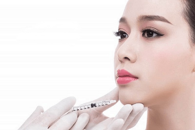 Tiêm filler sai cách rất dễ khiến cằm bạn phẳng, không đem lại hiệu quả cao