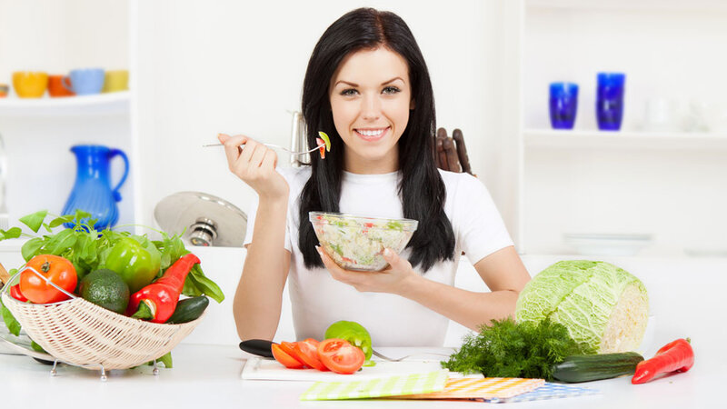 Cung cấp nhiều rau xanh cho cơ thể sau khi tắm trắng