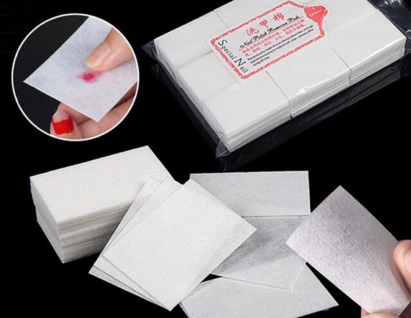 Thực hiện lau gel sẽ giúp móng được bóng và bám màu tốt hơn