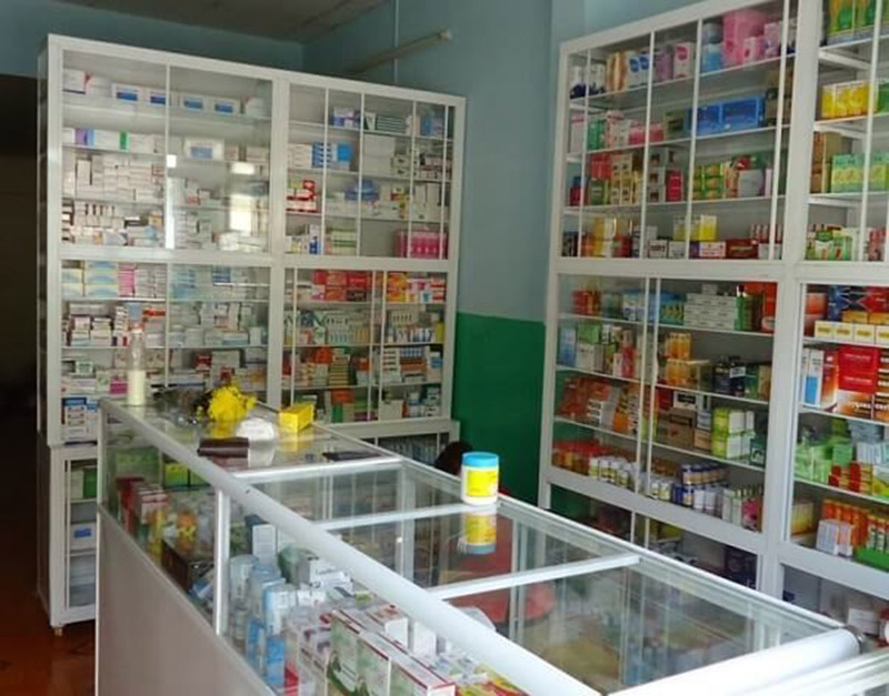 Mua dụng cụ tại các nhà thuốc tây