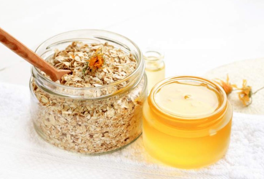 Bạn có thể dưỡng trắng da nhờ yến mạch và mật ong