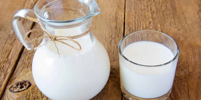 Trong sữa có một số thành phần gây nên tình trạng nổi mụn