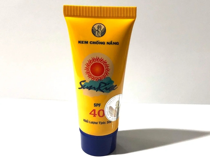 Kem chống nắng giá học sinh Thorakao Sunrise có giá chỉ 23.000 đồng