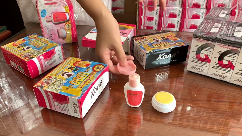 Chất kem màu vàng khá đặc và lâu thấm