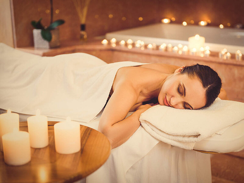 Thương hiệu là điều mà các chị em nên chú ý khi lựa chọn spa tắm trắng