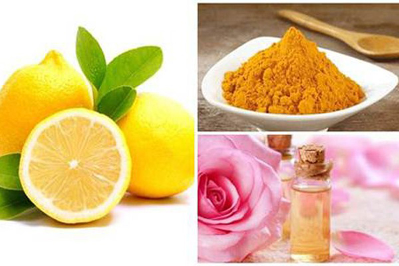 Trộn đều bột nghệ, nước cốt chanh và nước hoa hồng để có được hỗn hợp làm hồng và trị thâm nhũ hoa
