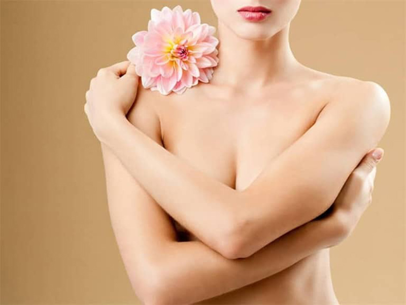 Dầu dừa giúp bạn có được đôi nhũ hoa hồng hào tự nhiên