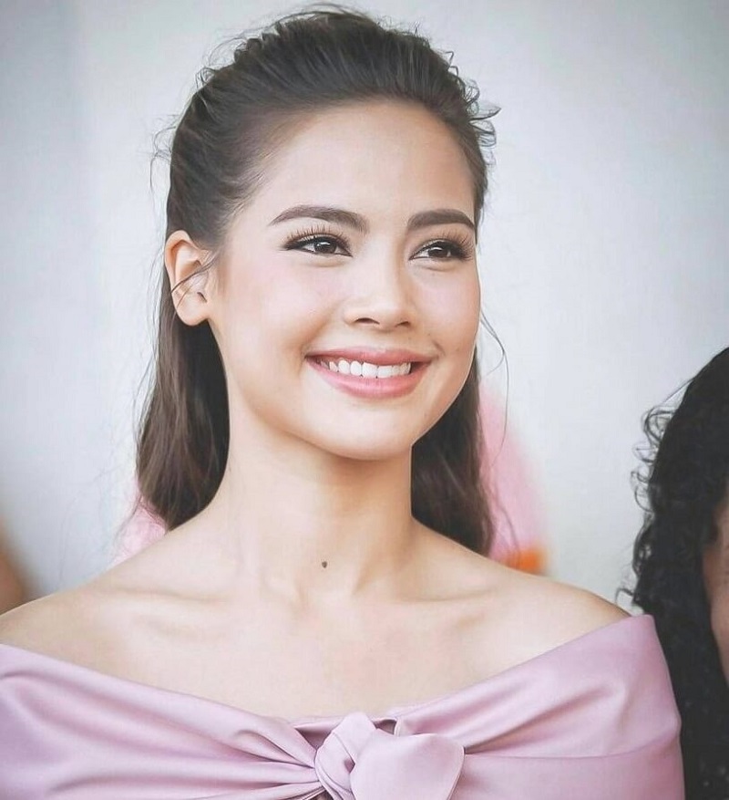 Dáng lông mày kiểu Thái
