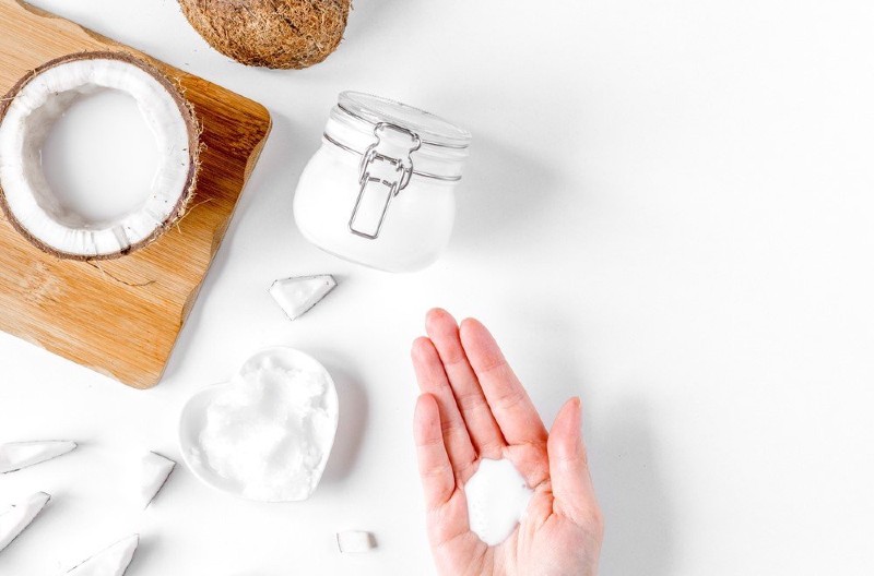 Lấy lại làn da sáng mịn, hết nám bằng dầu dừa