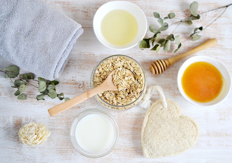 Trị nám đơn giản, hiệu quả bằng hỗn hợp mật ong, yến mạch và sữa tươi