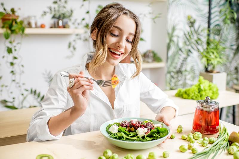 Các chị em nên cung cấp nhiều rau xanh giúp làn da tốt hơn