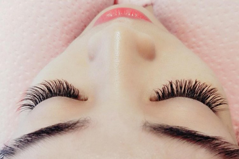 Sơ lược về dịch vụ làm đẹp nối mi thiên thần