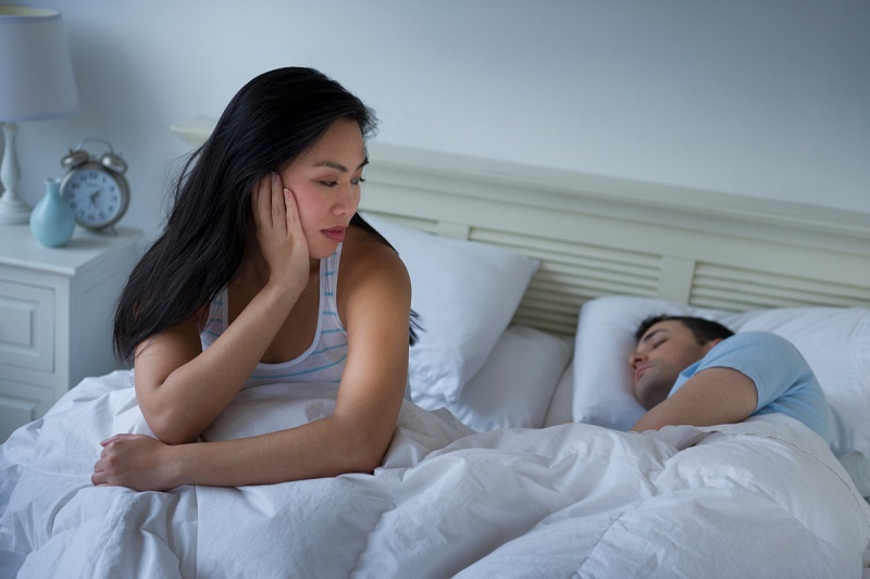 Nhũ hoa bị thâm đen không chỉ làm mất thẩm mỹ “núi đôi” mà còn làm giảm sút tình cảm vợ chồng