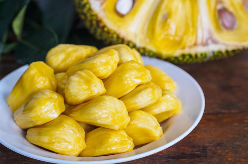 Bạn nên ăn nhiều rau củ khi đang ăn cùng với mít để giúp cơ thể thanh lọc tốt hơn