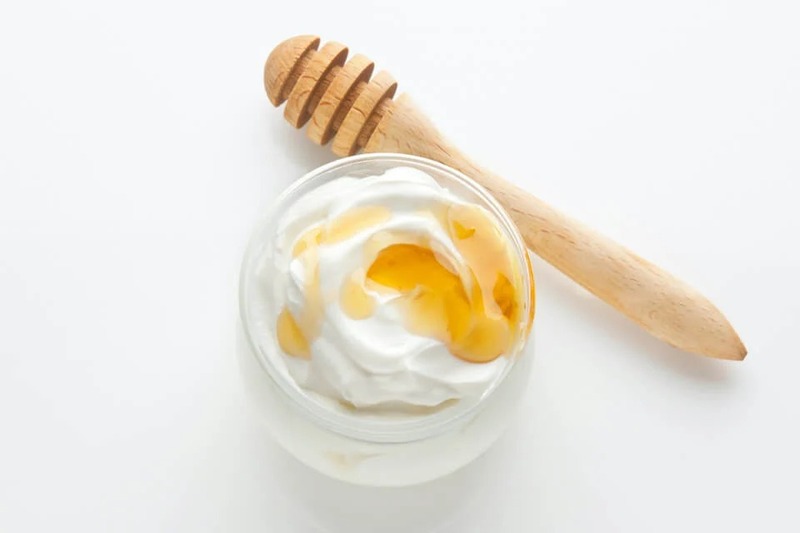 Sữa chua và vitamin E có tác dụng duy trì độ ẩm cho da