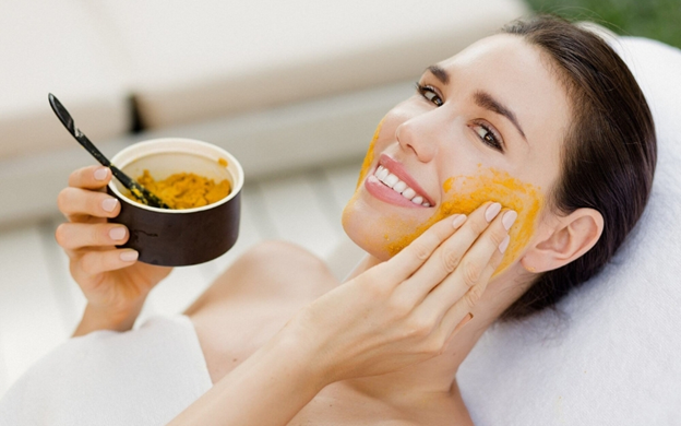 Mặt nạ nghệ tươi làm giảm thâm sẹo nhanh chóng sau khi nặn mụn