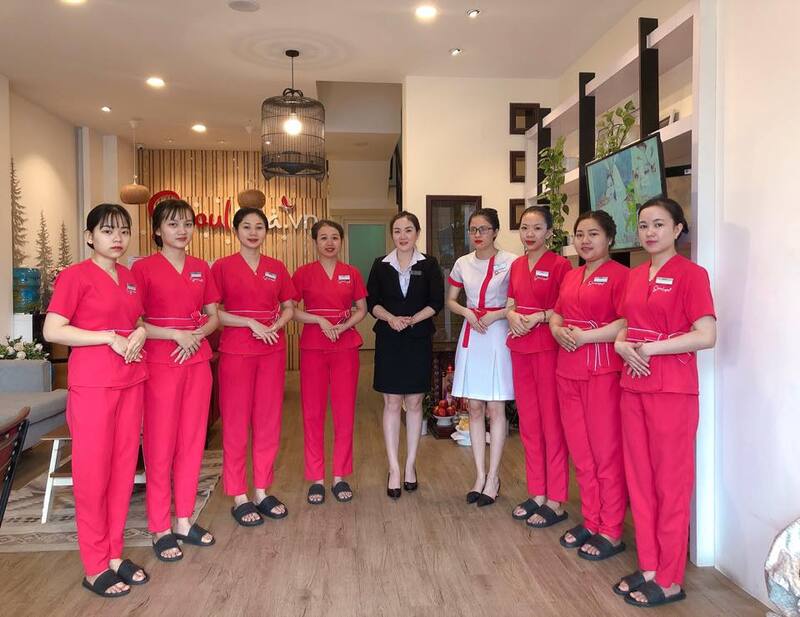 Đội ngũ y bác sĩ và chuyên viên thẩm mỹ giàu năng lực chuyên môn