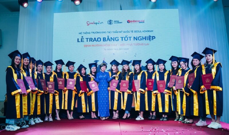 Lễ trao bằng tốt nghiệp tại Trường đào tạo thẩm mỹ quốc tế Seoul Academy Cần Thơ