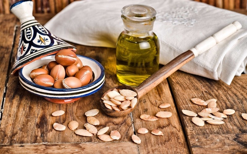 Tinh dầu argan có công dụng làm đẹp tương tự dầu mù u