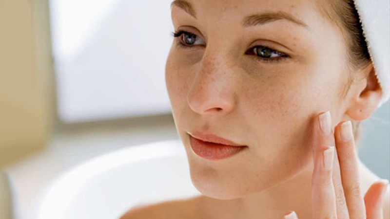 Người bị tàn nhang, nám cấp độ nhẹ nên thực hiện điện di vitamin C
